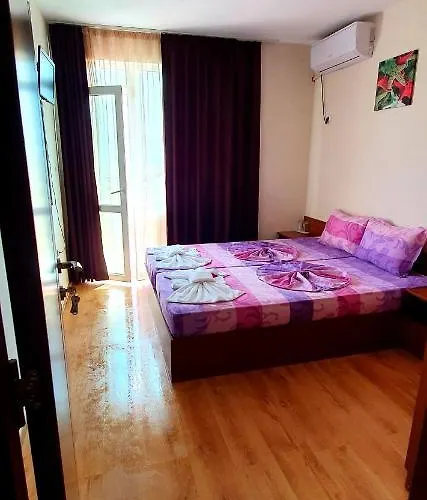 Natali Πανσιόν