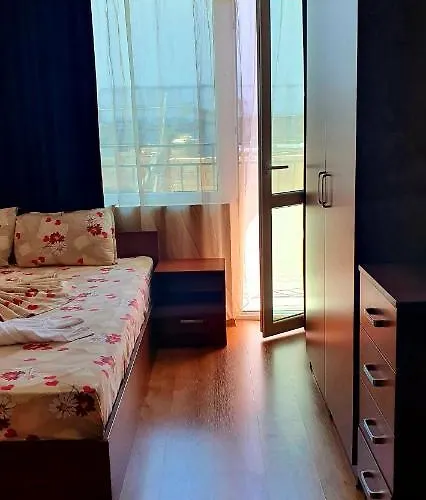 Natali 2* Πριμόρσκο