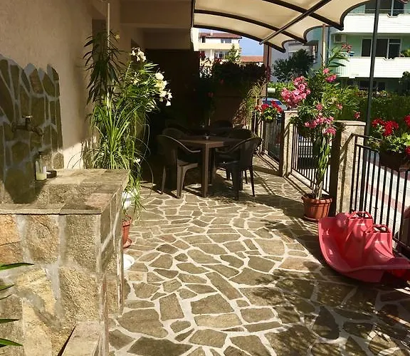 Natali 2* Πριμόρσκο